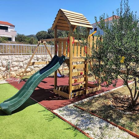 Vinišće Holiday House Nena With Pool מראה חיצוני תמונה