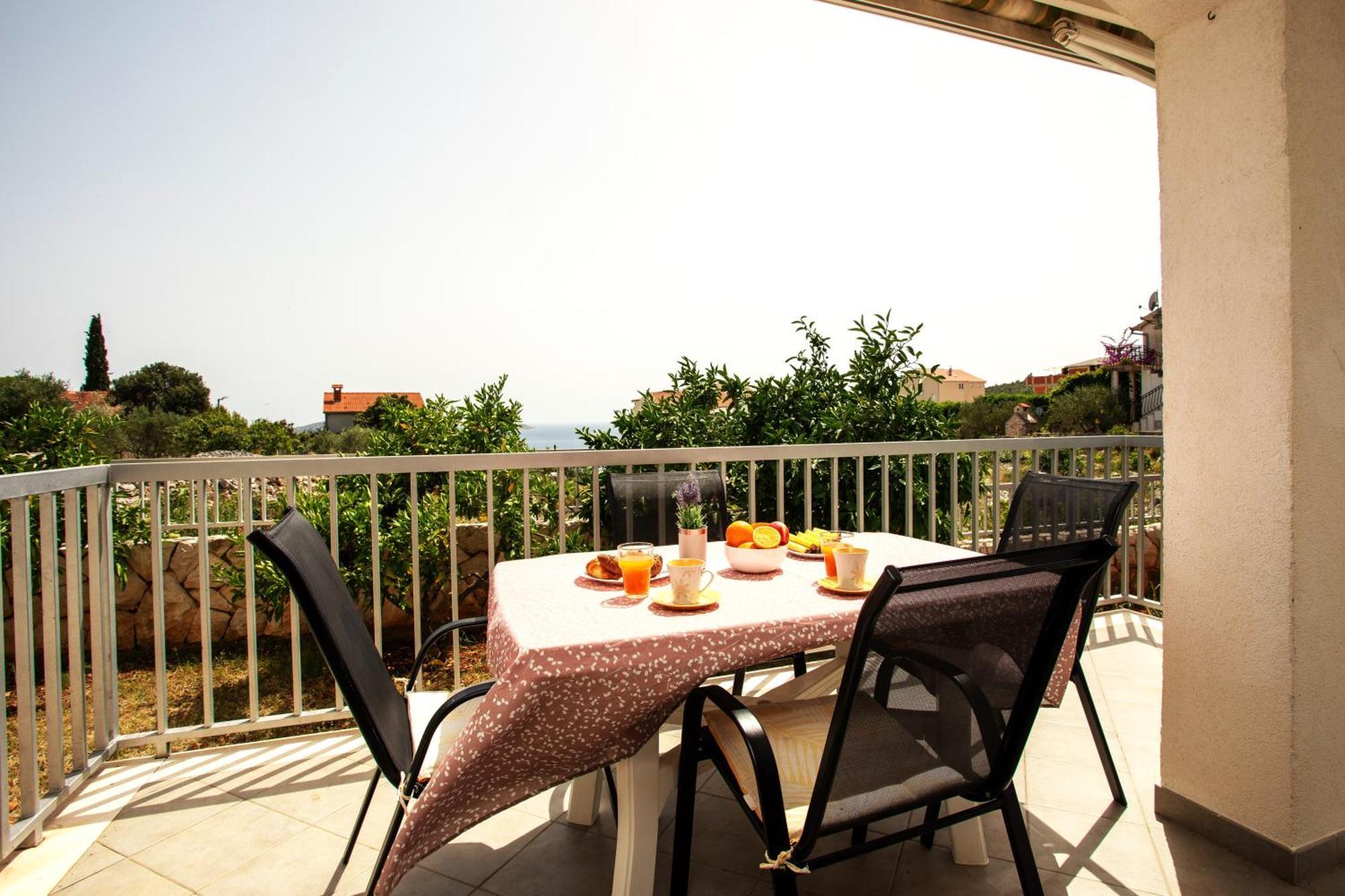 Vinišće Holiday House Nena With Pool מראה חיצוני תמונה