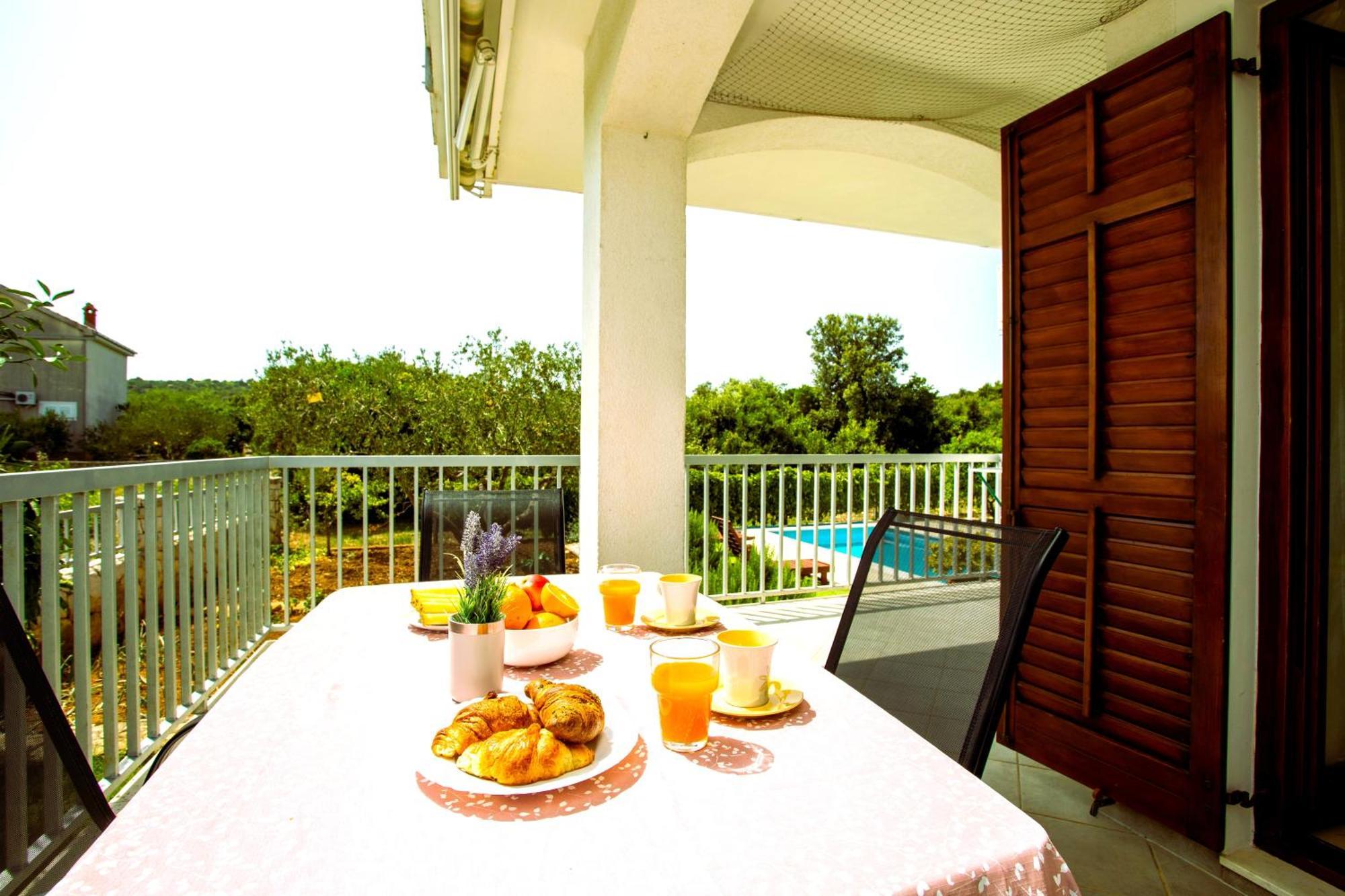 Vinišće Holiday House Nena With Pool מראה חיצוני תמונה
