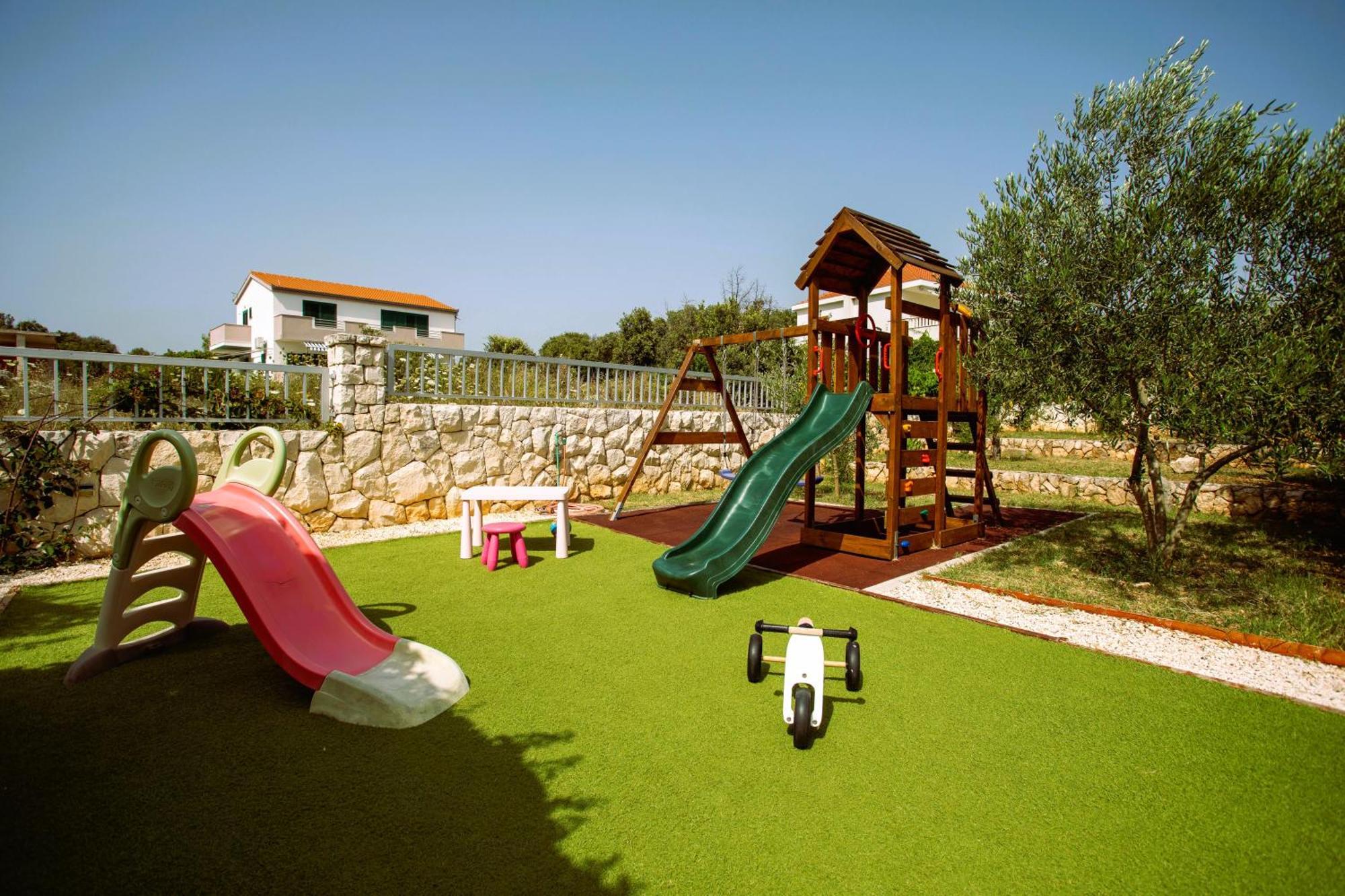 Vinišće Holiday House Nena With Pool מראה חיצוני תמונה