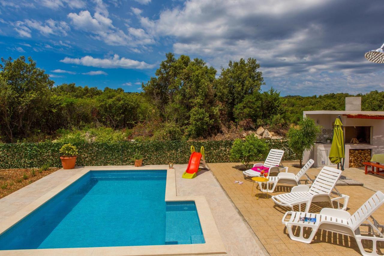 Vinišće Holiday House Nena With Pool מראה חיצוני תמונה